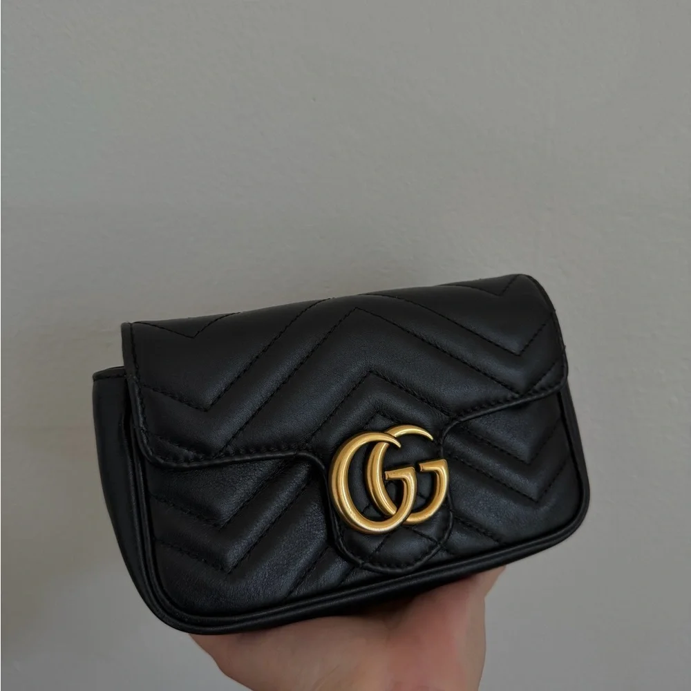 Gucci Black Quilted Leather Shoulder Bag with Gold Double G - Picture 3 of 7